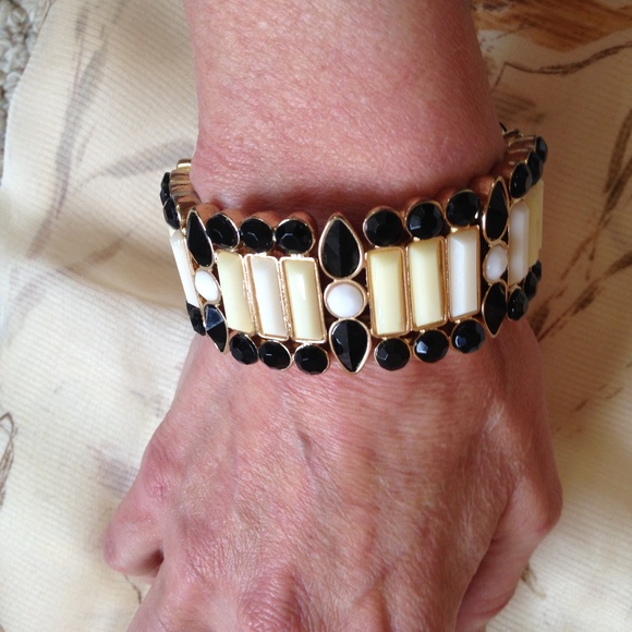 KENSIE - Vintage Stone Bracelet - Perfect Shape - Picture 3 of 4